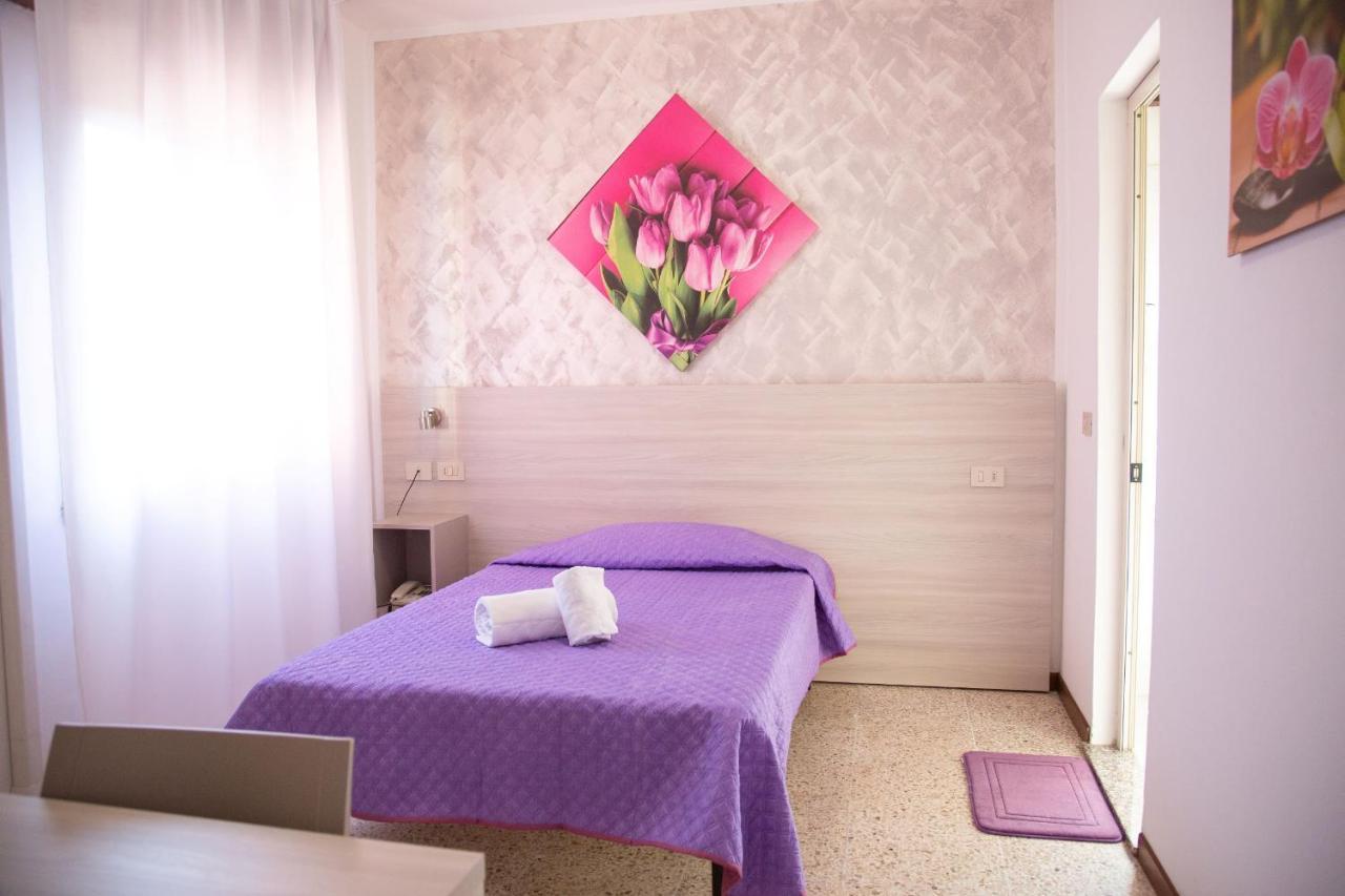 קוואלינו-טראפורטי Hotel Laura מראה חיצוני תמונה